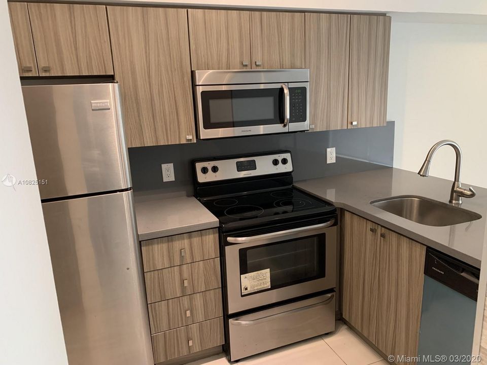 Recently Sold: $189,000 (1 beds, 1 baths, 602 Square Feet)