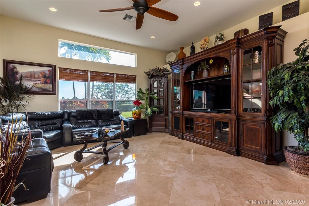 Recently Rented: $7,400 (5 beds, 3 baths, 3550 Square Feet)
