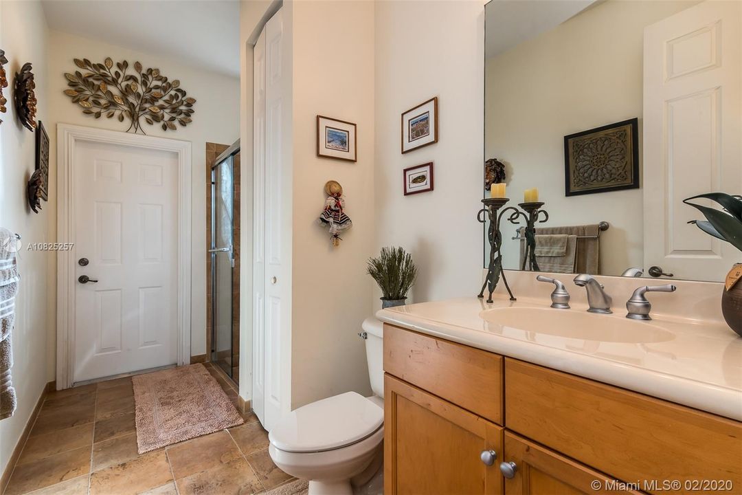 Recently Rented: $7,400 (5 beds, 3 baths, 3550 Square Feet)