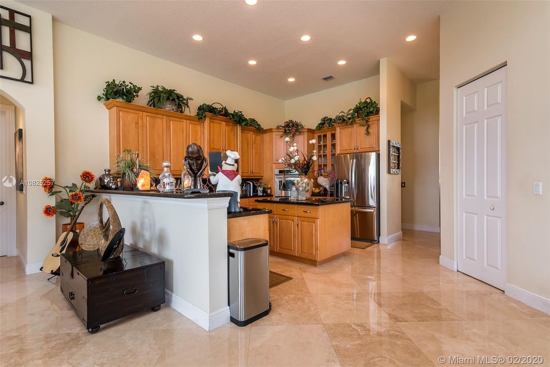 Recently Rented: $7,400 (5 beds, 3 baths, 3550 Square Feet)