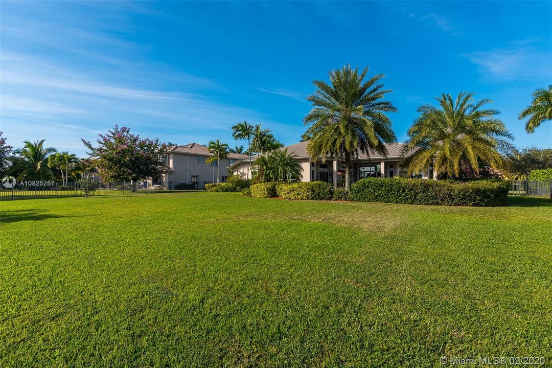 Recently Rented: $7,400 (5 beds, 3 baths, 3550 Square Feet)