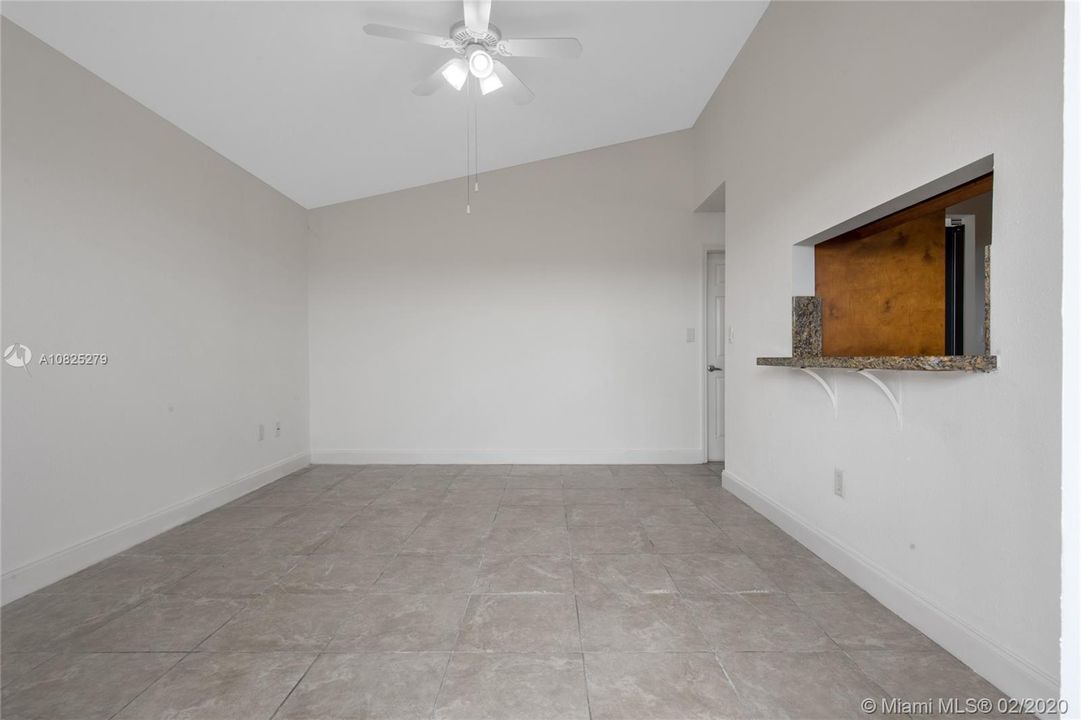 Recently Sold: $349,900 (3 beds, 2 baths, 1464 Square Feet)