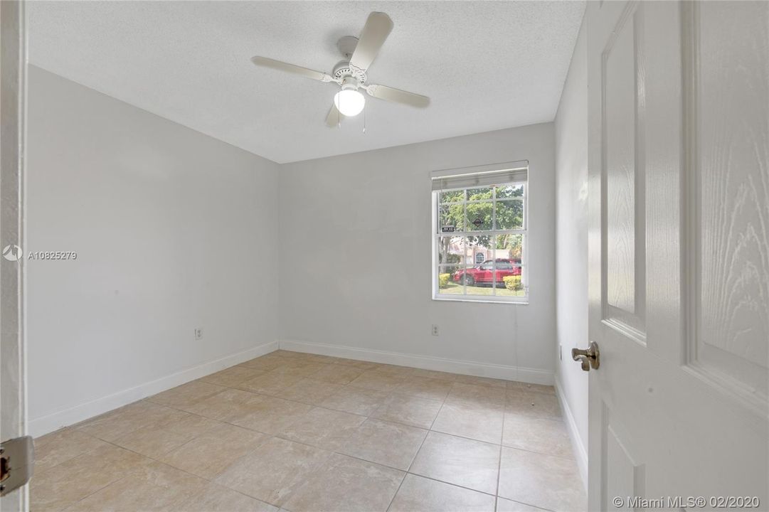 Recently Sold: $349,900 (3 beds, 2 baths, 1464 Square Feet)