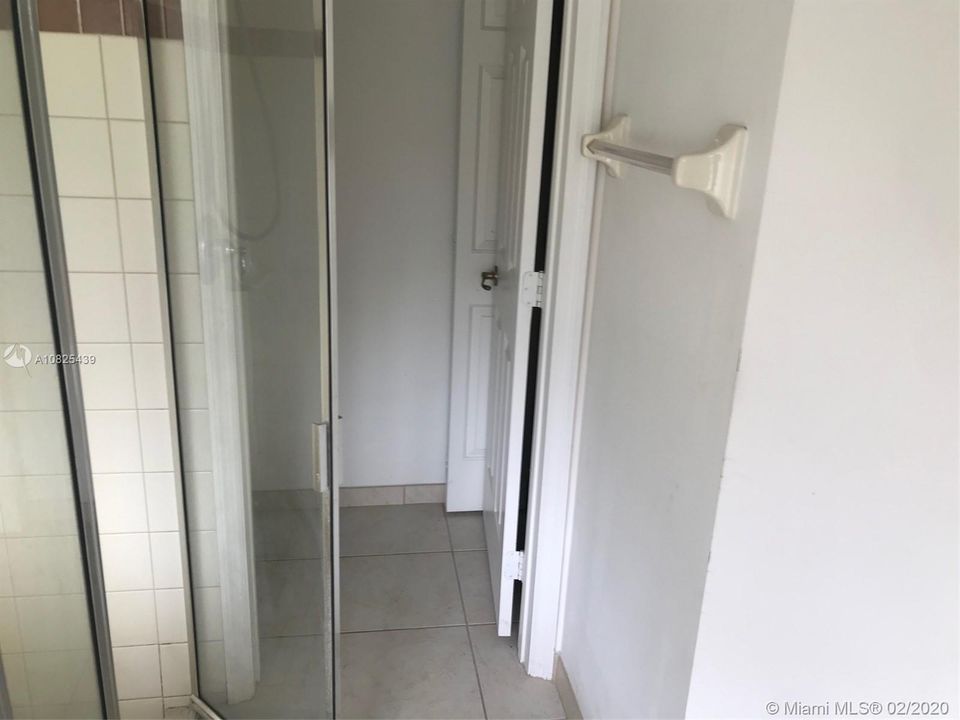 Vendido Recientemente: $249,850 (3 camas, 2 baños, 1808 Pies cuadrados)