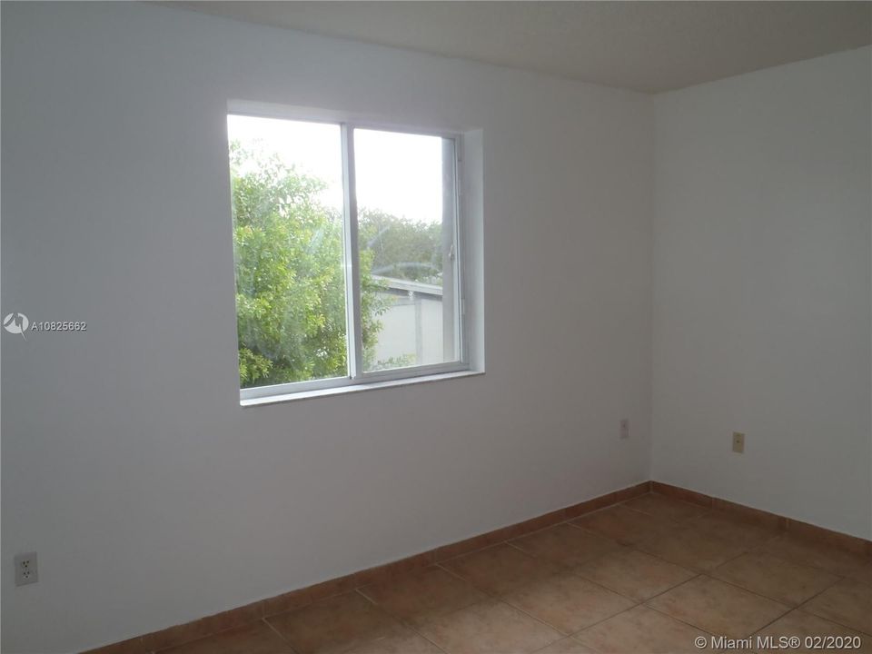 Recently Sold: $199,000 (3 beds, 2 baths, 1120 Square Feet)