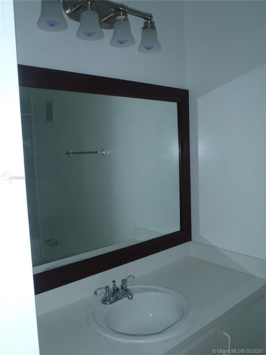 Recently Sold: $199,000 (3 beds, 2 baths, 1120 Square Feet)
