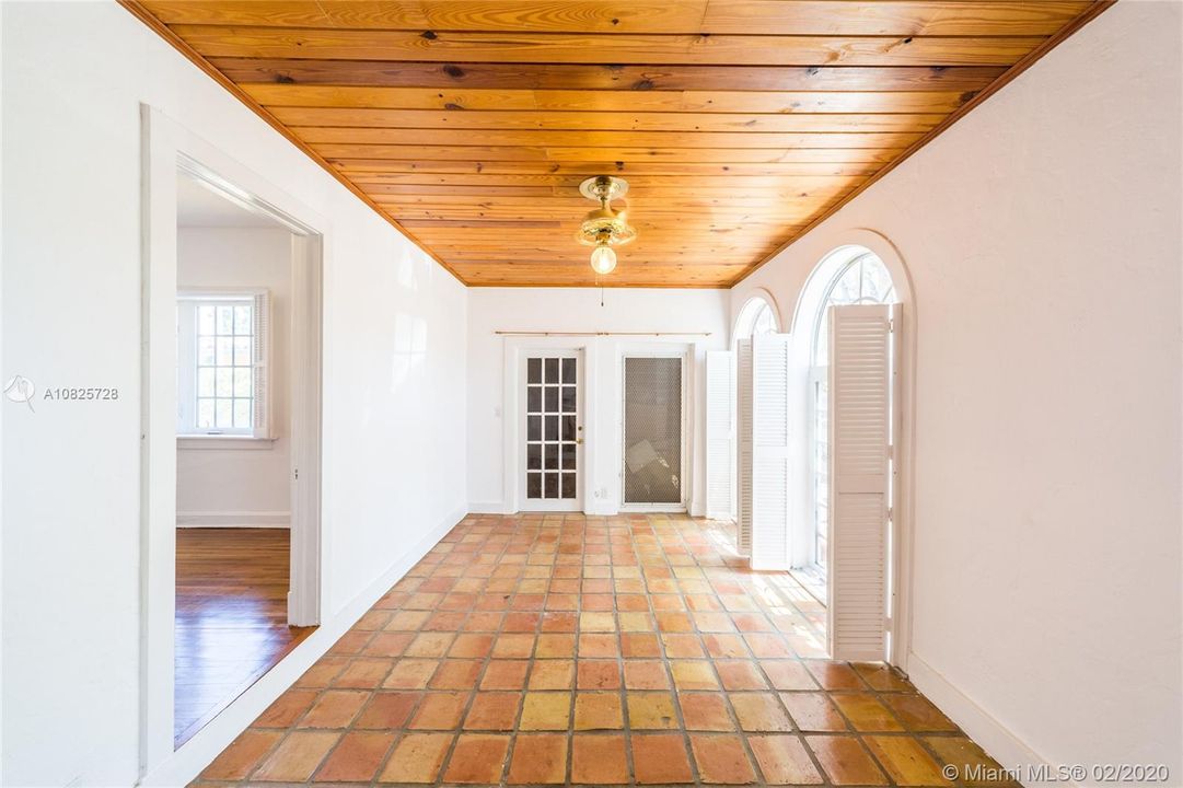 Recientemente alquilado: $3,200 (2 camas, 2 baños, 1720 Pies cuadrados)