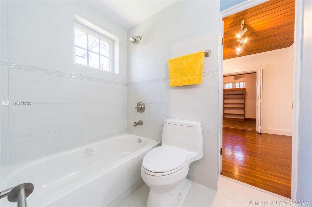 Recientemente alquilado: $3,200 (2 camas, 2 baños, 1720 Pies cuadrados)