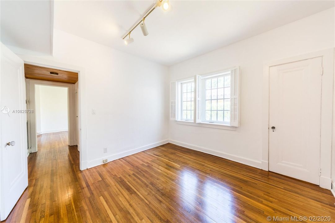 Recientemente alquilado: $3,200 (2 camas, 2 baños, 1720 Pies cuadrados)