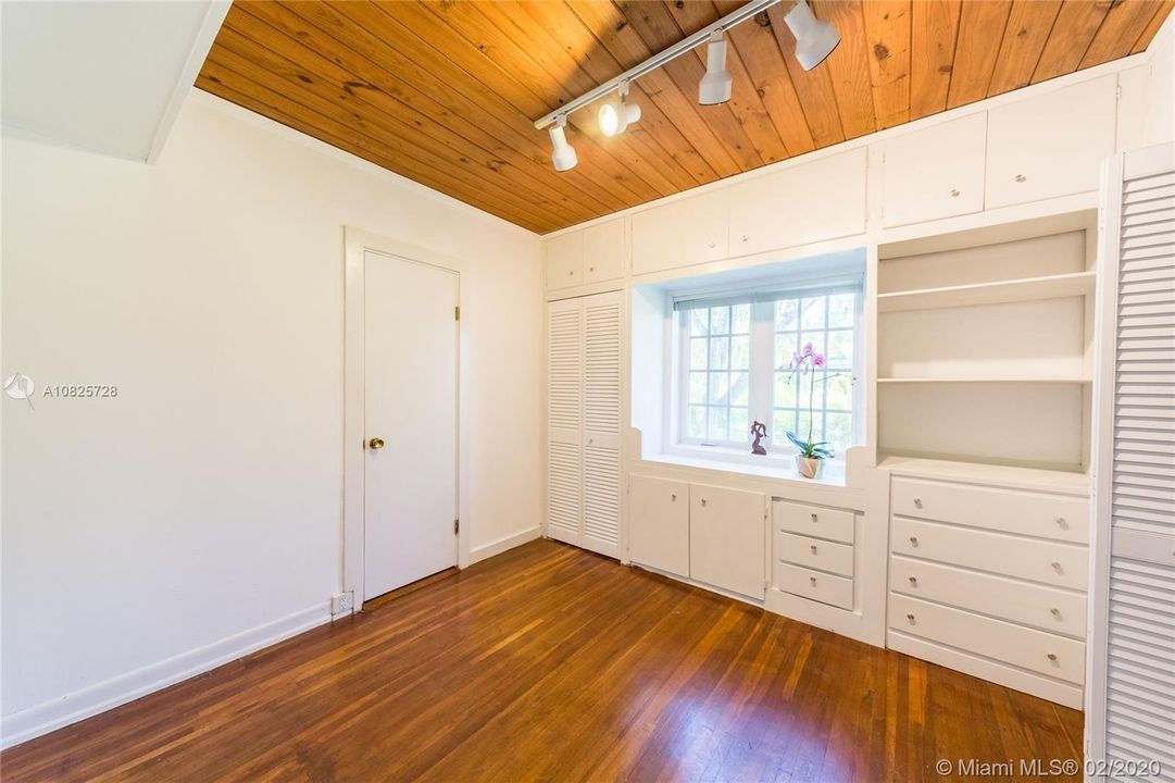 Recientemente alquilado: $3,200 (2 camas, 2 baños, 1720 Pies cuadrados)