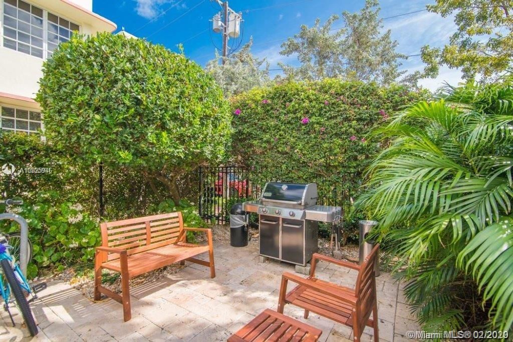 Recently Sold: $495,000 (2 beds, 2 baths, 963 Square Feet)