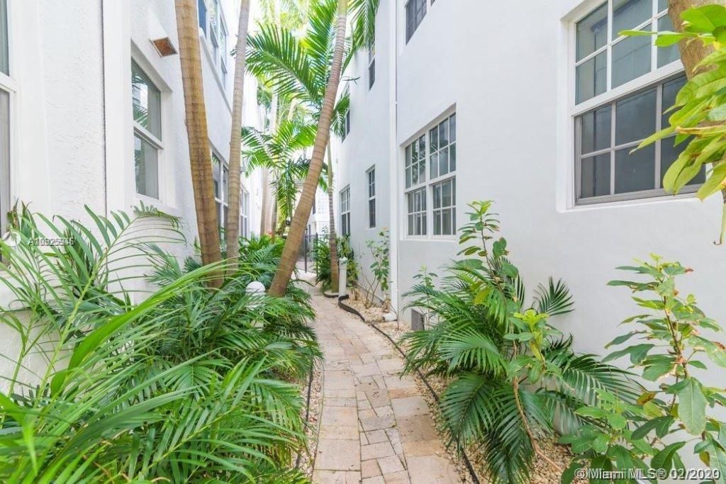 Recently Sold: $495,000 (2 beds, 2 baths, 963 Square Feet)