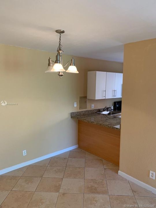 Recientemente alquilado: $1,100 (1 camas, 1 baños, 800 Pies cuadrados)