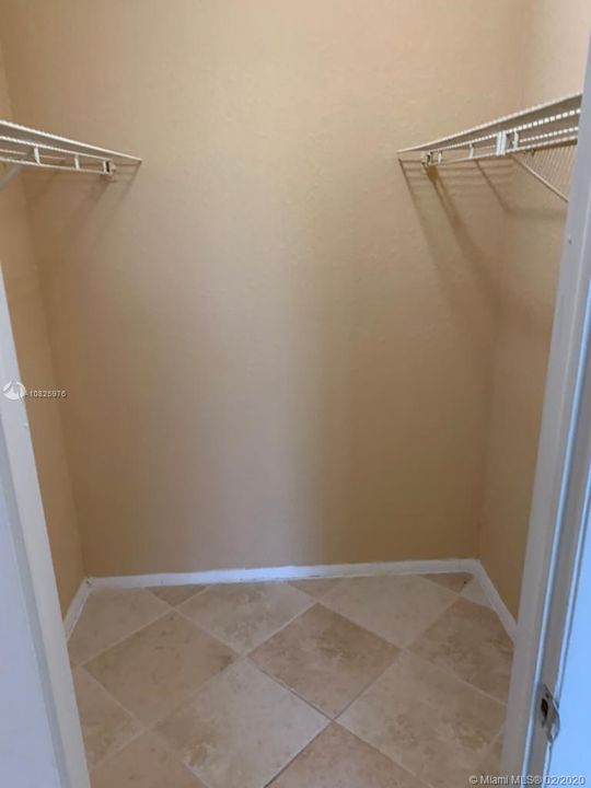 Recientemente alquilado: $1,100 (1 camas, 1 baños, 800 Pies cuadrados)