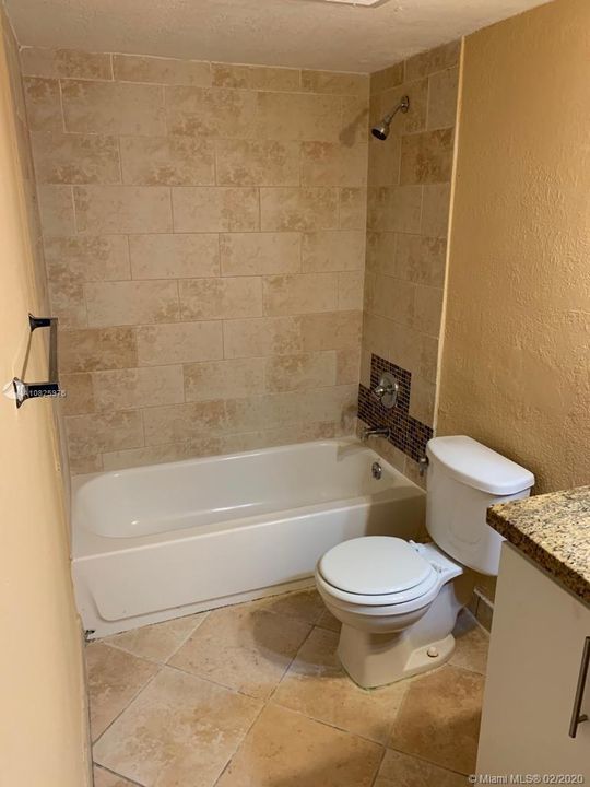 Recientemente alquilado: $1,100 (1 camas, 1 baños, 800 Pies cuadrados)