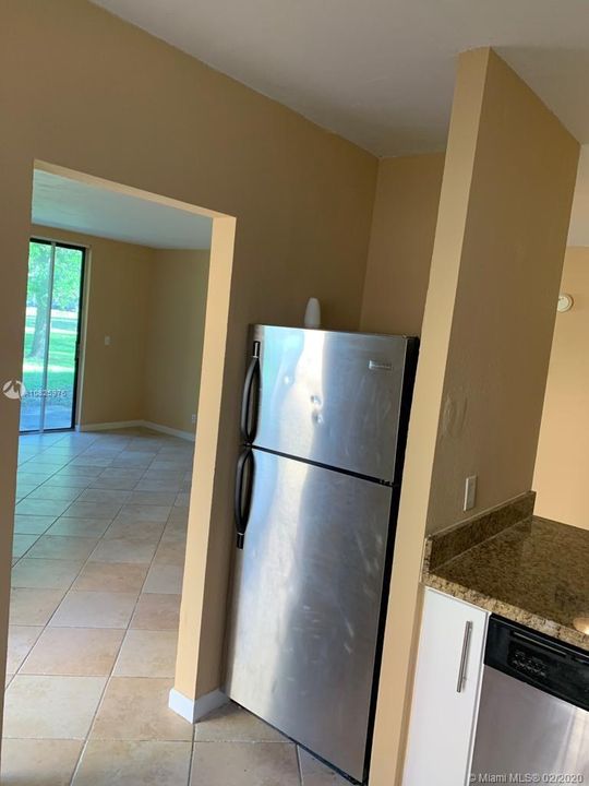 Recientemente alquilado: $1,100 (1 camas, 1 baños, 800 Pies cuadrados)