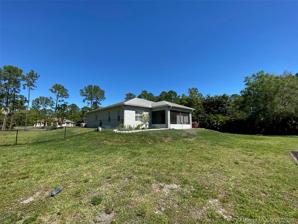 Recently Sold: $450,000 (4 beds, 2 baths, 2076 Square Feet)