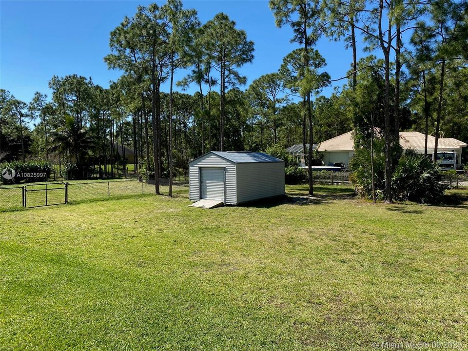 Recently Sold: $450,000 (4 beds, 2 baths, 2076 Square Feet)