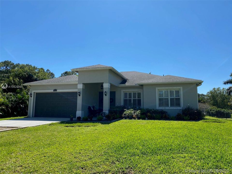 Recently Sold: $450,000 (4 beds, 2 baths, 2076 Square Feet)