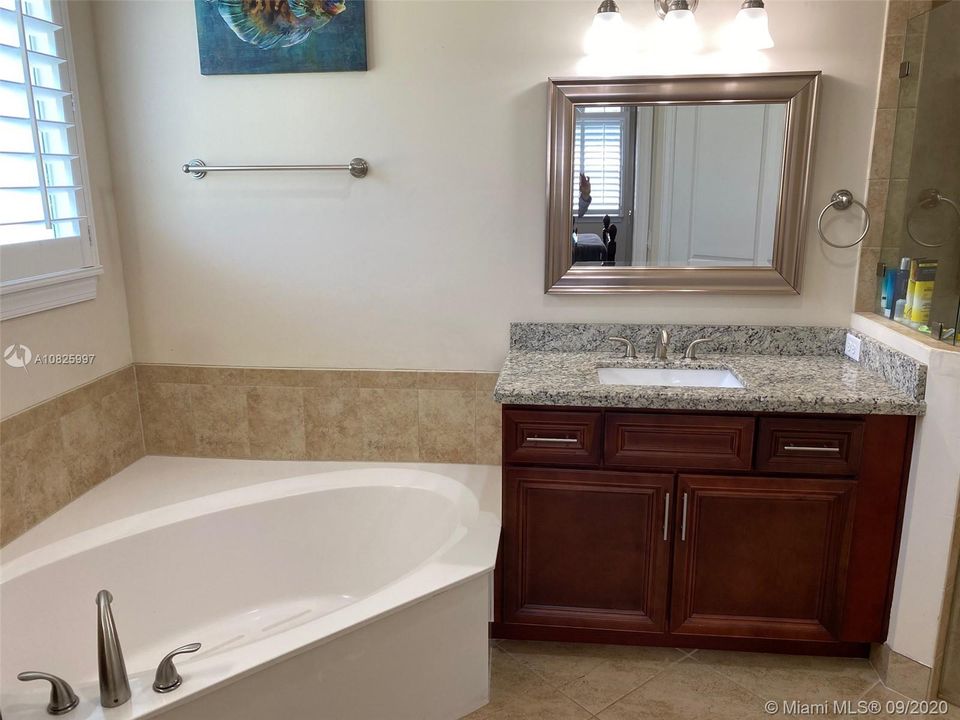 Recently Sold: $450,000 (4 beds, 2 baths, 2076 Square Feet)