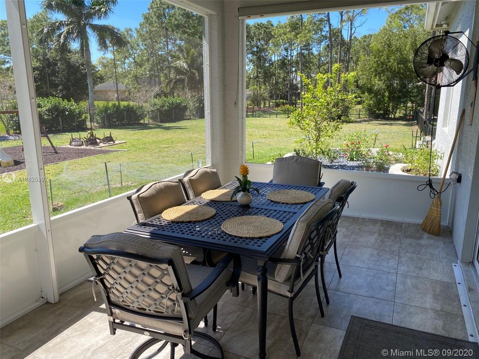 Recently Sold: $450,000 (4 beds, 2 baths, 2076 Square Feet)
