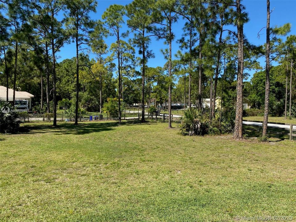 Recently Sold: $450,000 (4 beds, 2 baths, 2076 Square Feet)