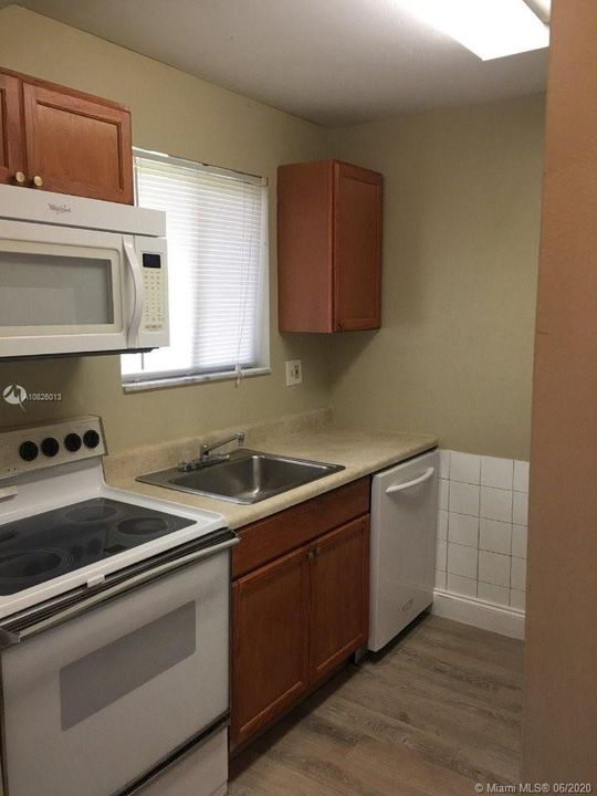 Recently Sold: $59,990 (1 beds, 1 baths, 616 Square Feet)