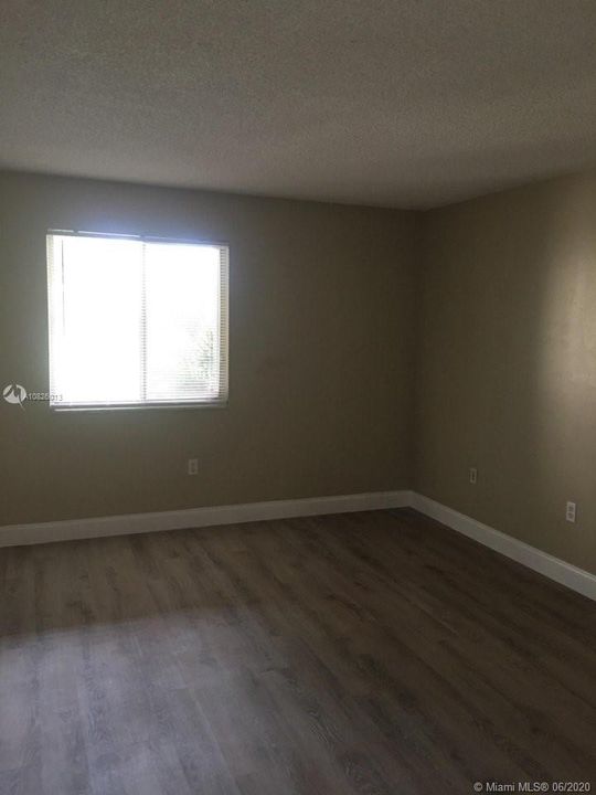 Recently Sold: $59,990 (1 beds, 1 baths, 616 Square Feet)