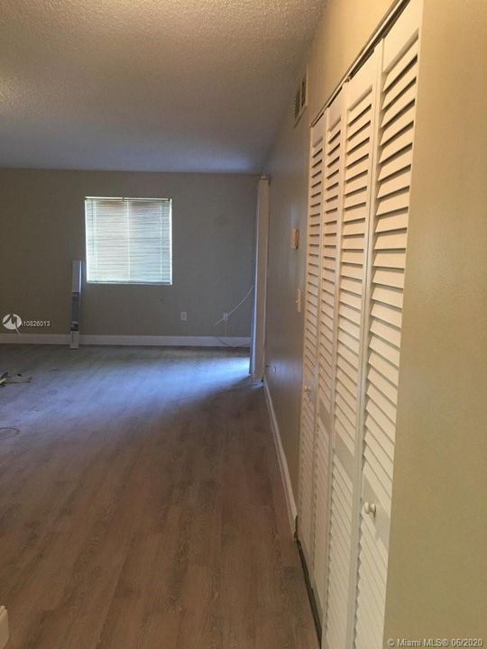 Recently Sold: $59,990 (1 beds, 1 baths, 616 Square Feet)