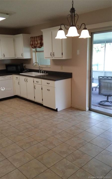 Recently Rented: $2,250 (2 beds, 2 baths, 1500 Square Feet)