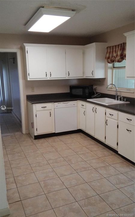 Recently Rented: $2,250 (2 beds, 2 baths, 1500 Square Feet)