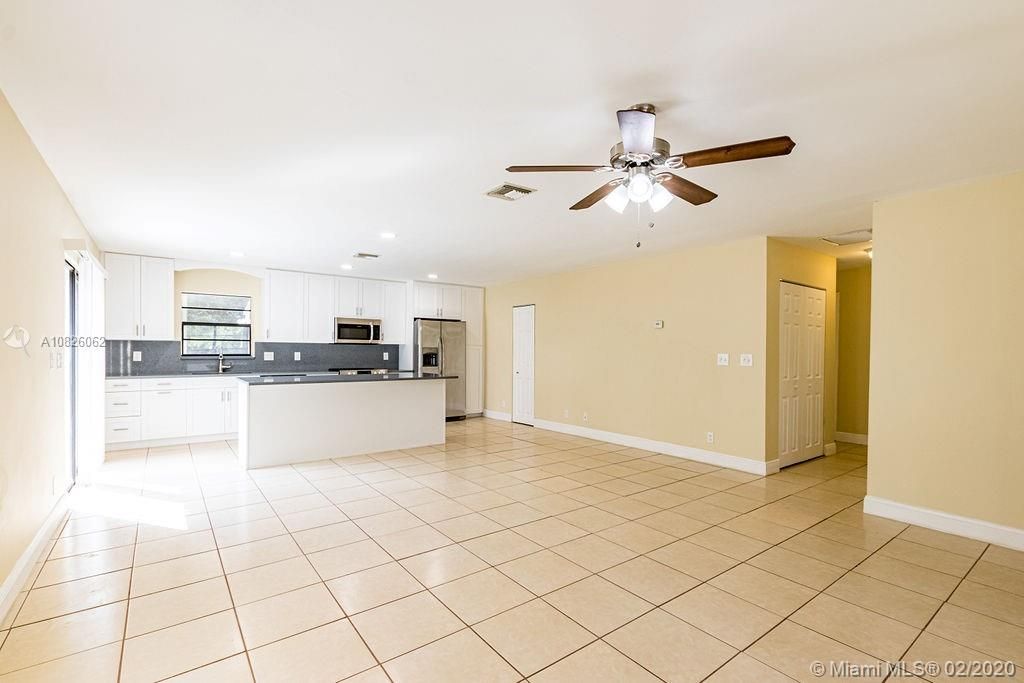 Recently Sold: $295,000 (2 beds, 2 baths, 1200 Square Feet)