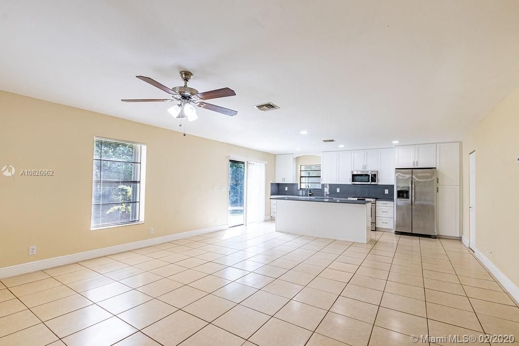 Recently Sold: $295,000 (2 beds, 2 baths, 1200 Square Feet)