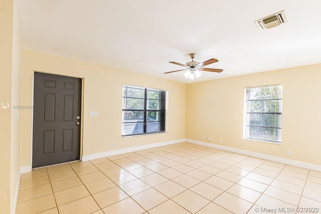 Recently Sold: $295,000 (2 beds, 2 baths, 1200 Square Feet)