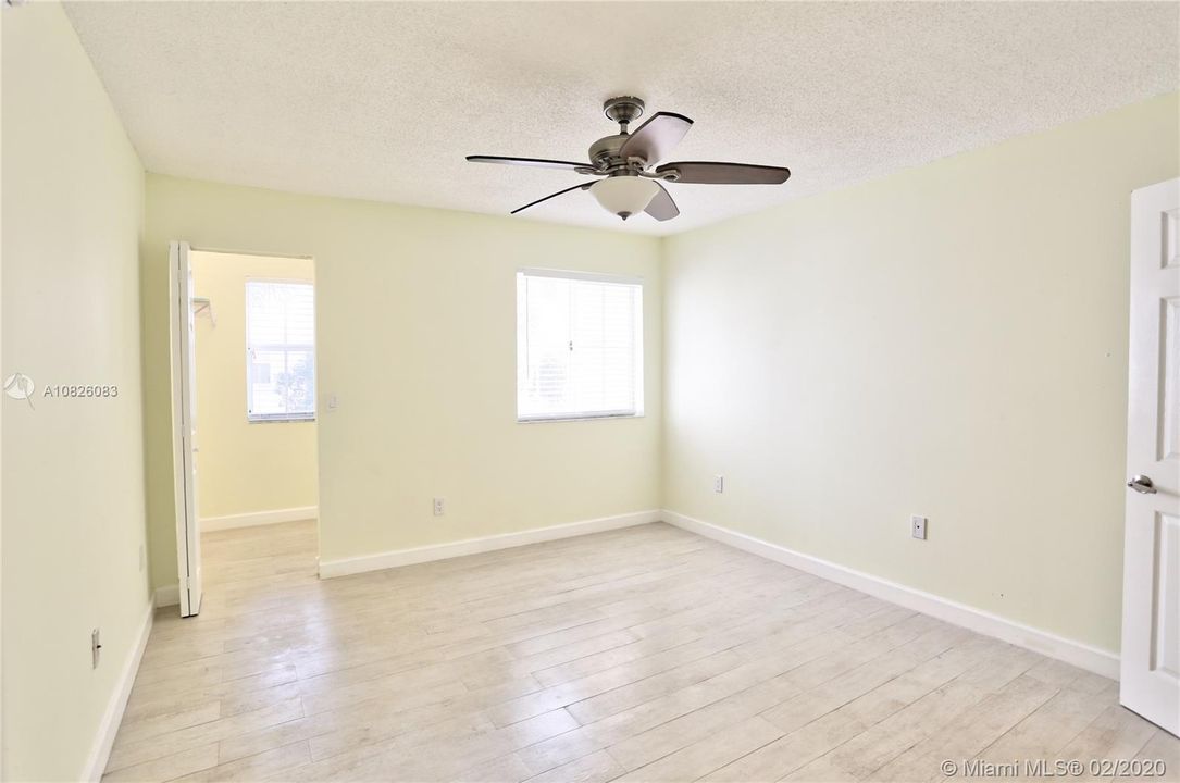 Недавно арендовано: $1,950 (2 спален, 2 ванн, 1080 Квадратных фут)