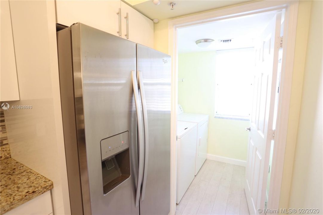 Недавно арендовано: $1,950 (2 спален, 2 ванн, 1080 Квадратных фут)