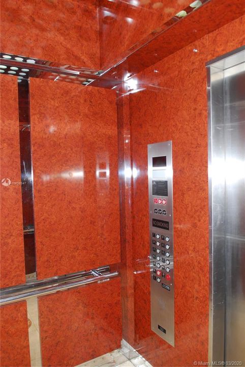 Недавно продано: $145,000 (2 спален, 2 ванн, 980 Квадратных фут)