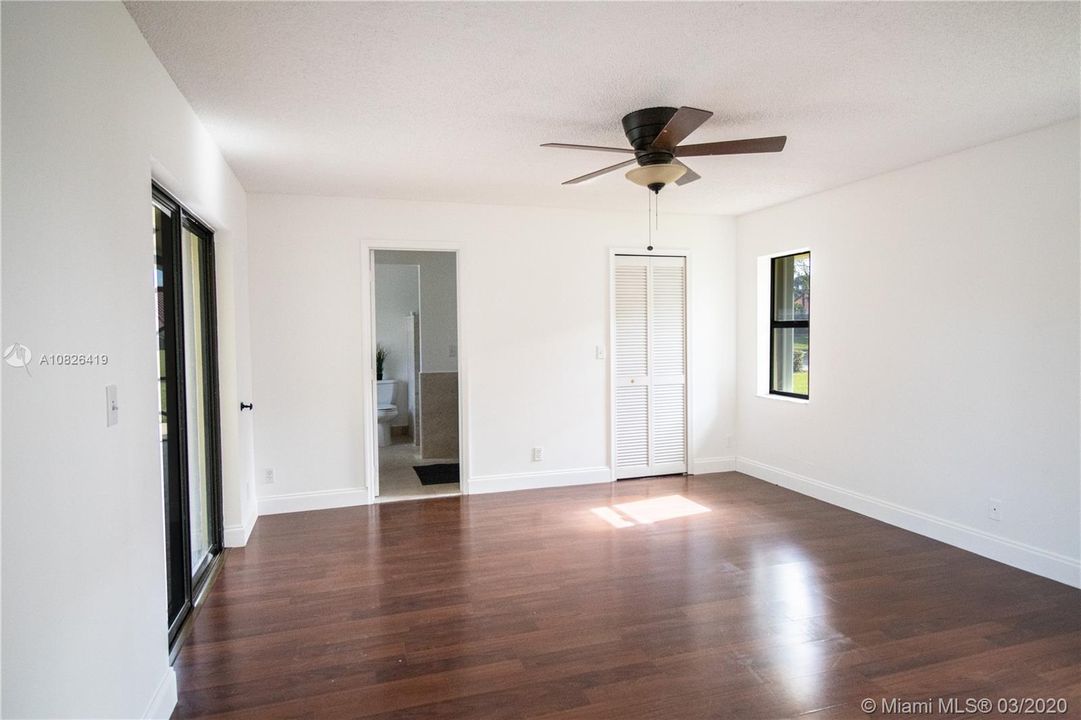 Recently Sold: $415,000 (3 beds, 2 baths, 1794 Square Feet)