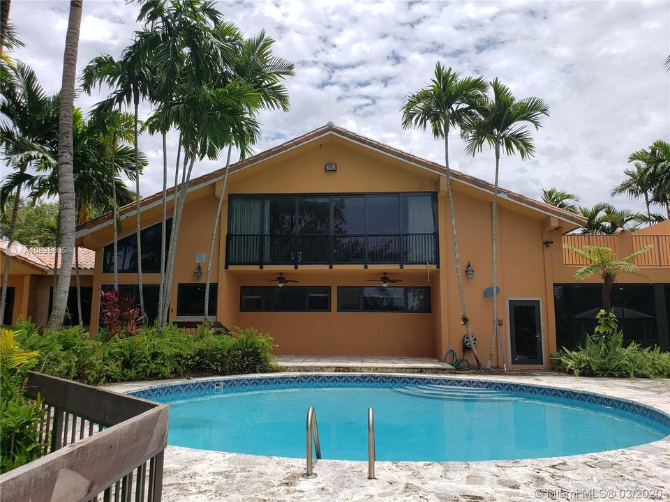 Recientemente alquilado: $7,400 (4 camas, 5 baños, 4207 Pies cuadrados)