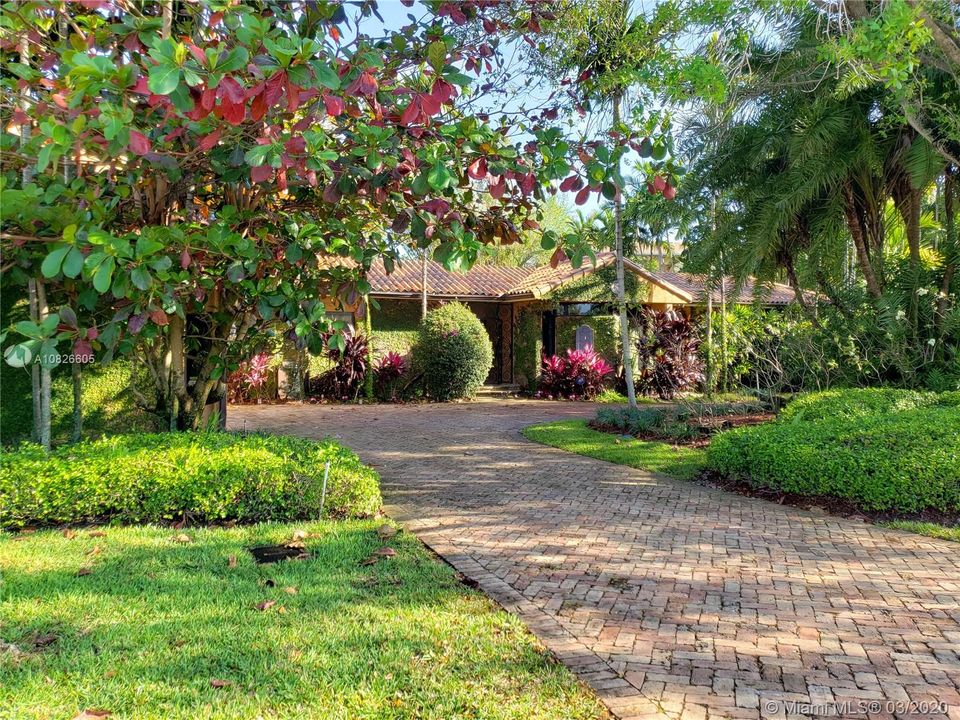 Recientemente alquilado: $7,400 (4 camas, 5 baños, 4207 Pies cuadrados)