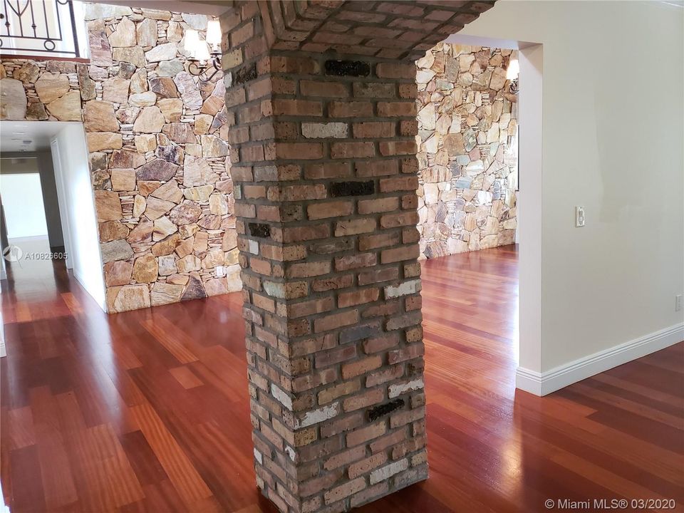 Recientemente alquilado: $7,400 (4 camas, 5 baños, 4207 Pies cuadrados)