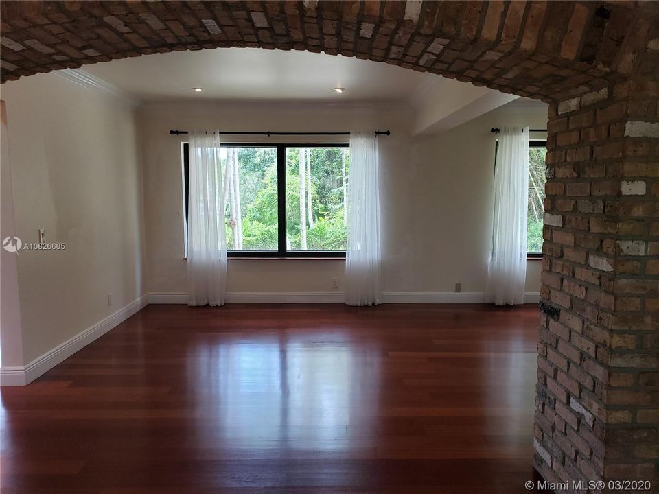 Recientemente alquilado: $7,400 (4 camas, 5 baños, 4207 Pies cuadrados)