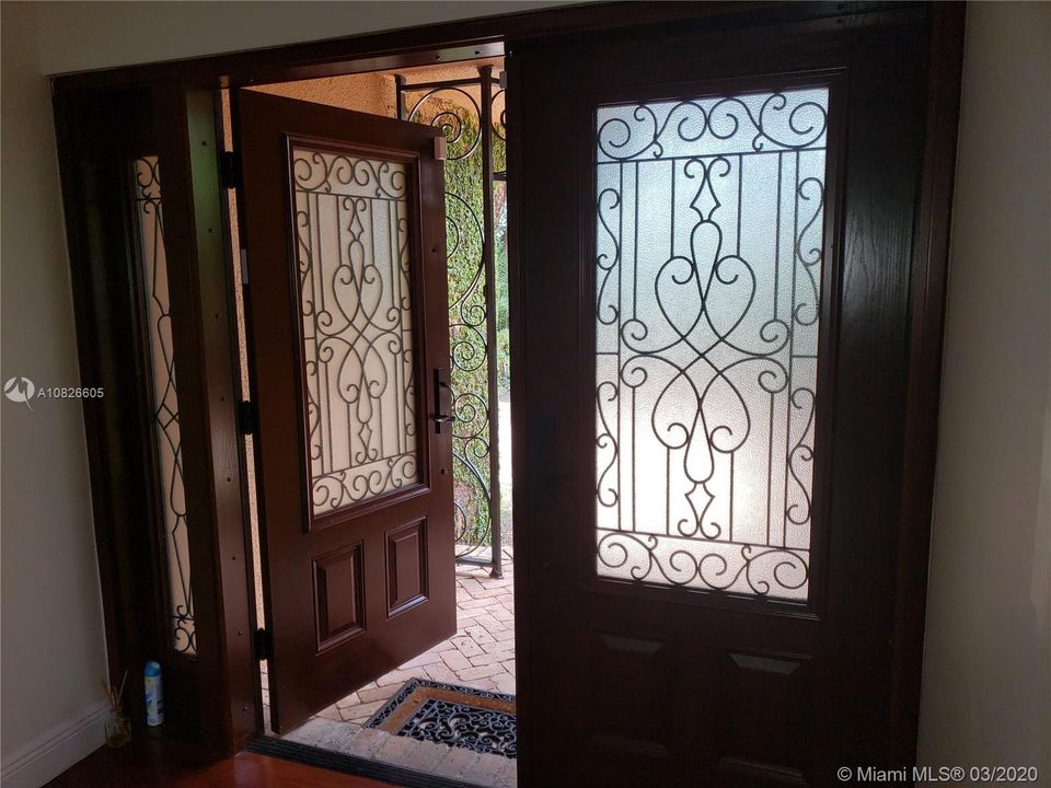 Recientemente alquilado: $7,400 (4 camas, 5 baños, 4207 Pies cuadrados)