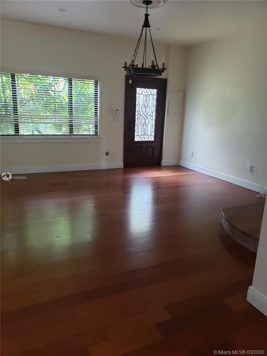 Recientemente alquilado: $7,400 (4 camas, 5 baños, 4207 Pies cuadrados)