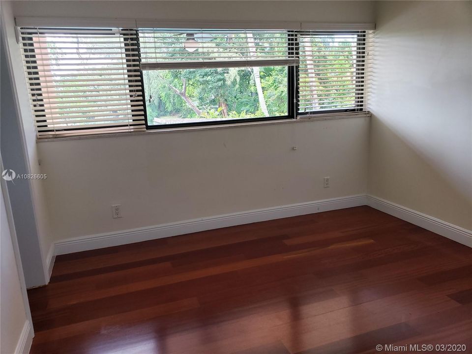 Recientemente alquilado: $7,400 (4 camas, 5 baños, 4207 Pies cuadrados)