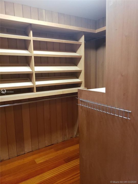 Recientemente alquilado: $7,400 (4 camas, 5 baños, 4207 Pies cuadrados)