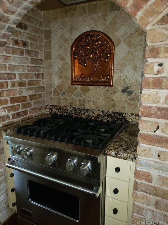 Recientemente alquilado: $7,400 (4 camas, 5 baños, 4207 Pies cuadrados)