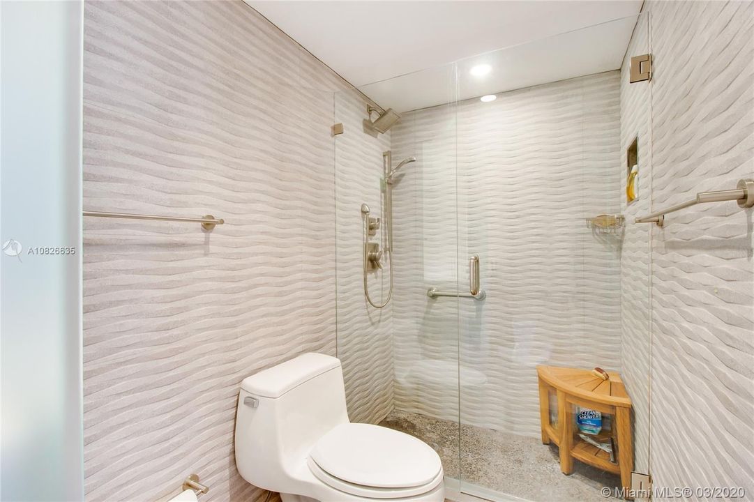 Vendido Recientemente: $1,095,000 (2 camas, 2 baños, 1469 Pies cuadrados)