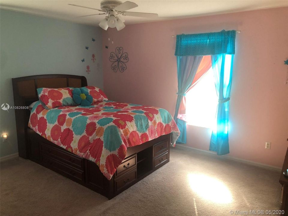 2nd bedroom