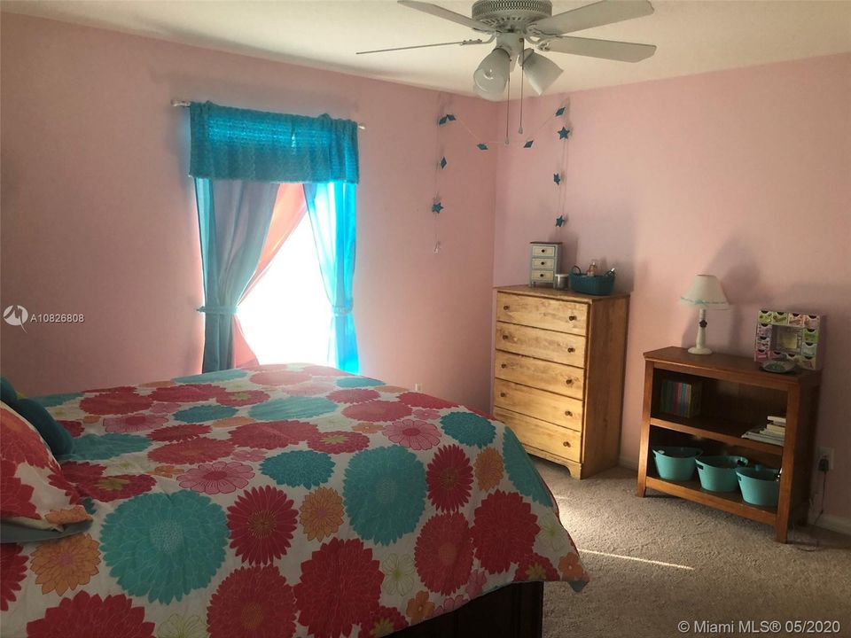 2nd bedroom